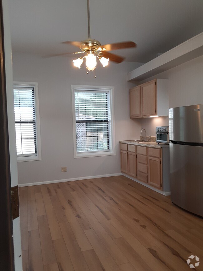 Apartments For Rent in Gulf Hammock FL with Hardwood Floors 1 Rentals