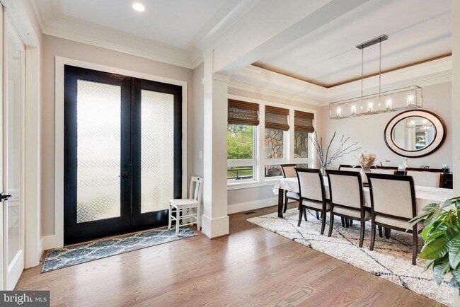Building Photo - 408 Yeonas Dr SW