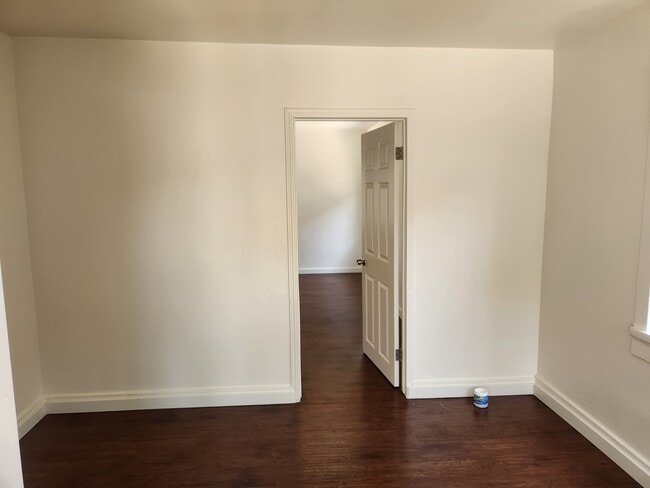 Building Photo - 3361 1/2 Roseview Ave