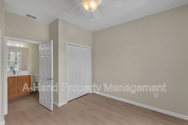 Foto del edificio - 1413 Retreat Cir