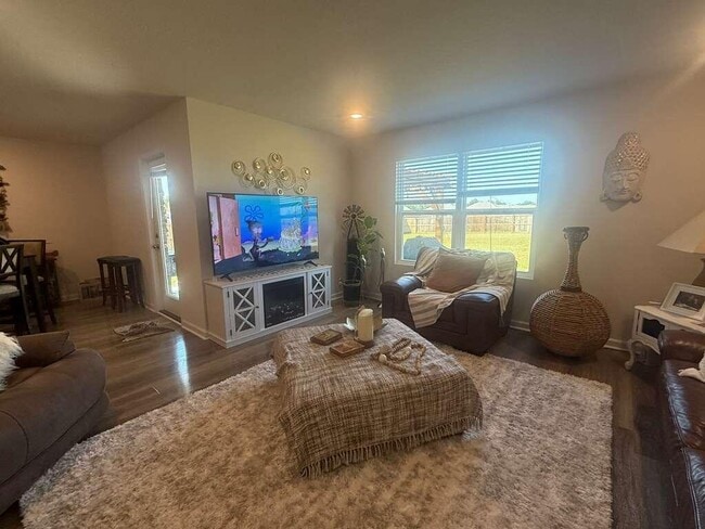 Foto del edificio - 5509 Silverbell Dr