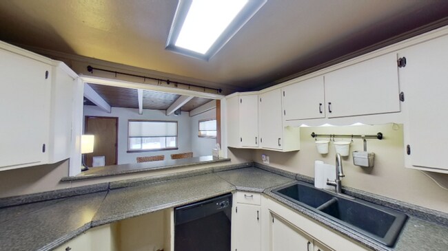 Building Photo - 2635 Fenton St