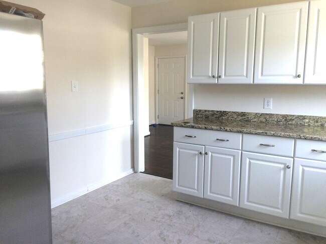 Foto del edificio - 2324 Lenora Ln