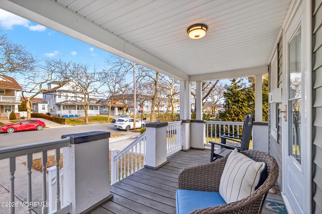 Foto del edificio - 211 Lareine Ave