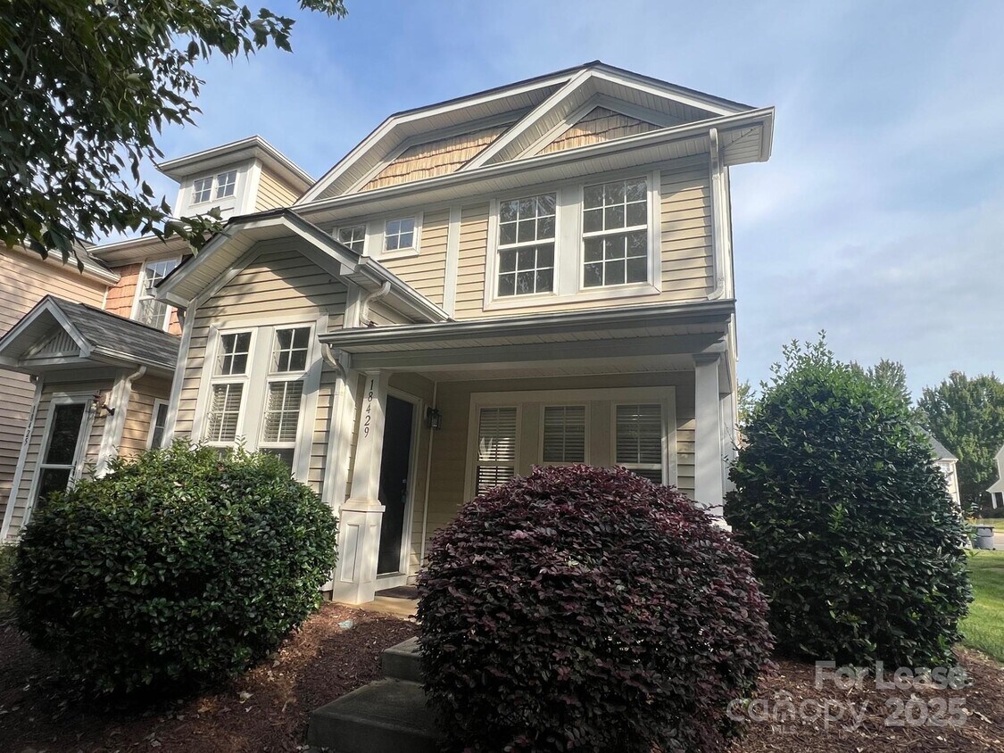 Foto principal - 18429 Streamline Ct