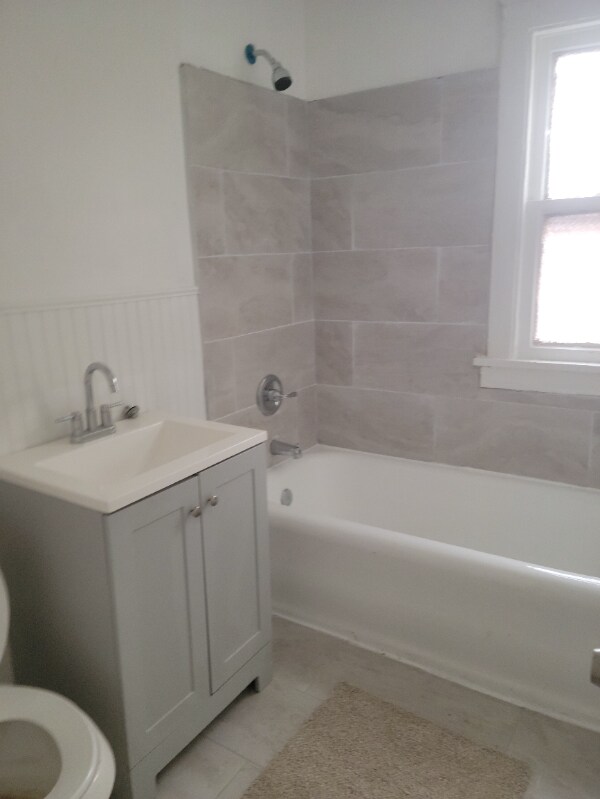 Foto del edificio - 3358 E 145th St