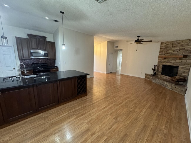 Foto del edificio - 1706 Yorktown Ave