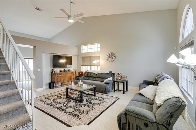 Building Photo - 20 Fantasia Ln