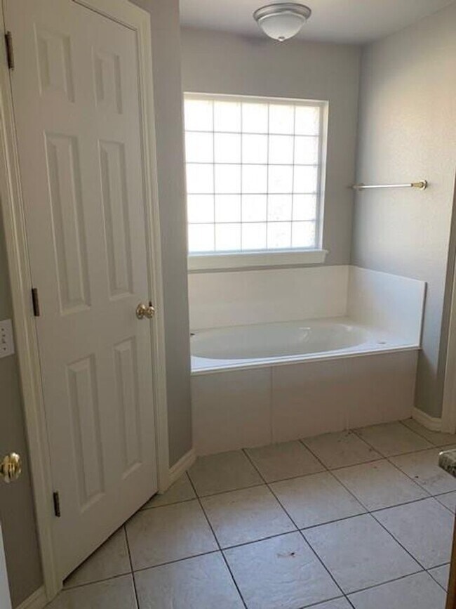 Foto del edificio - Great 3 Bedroom!