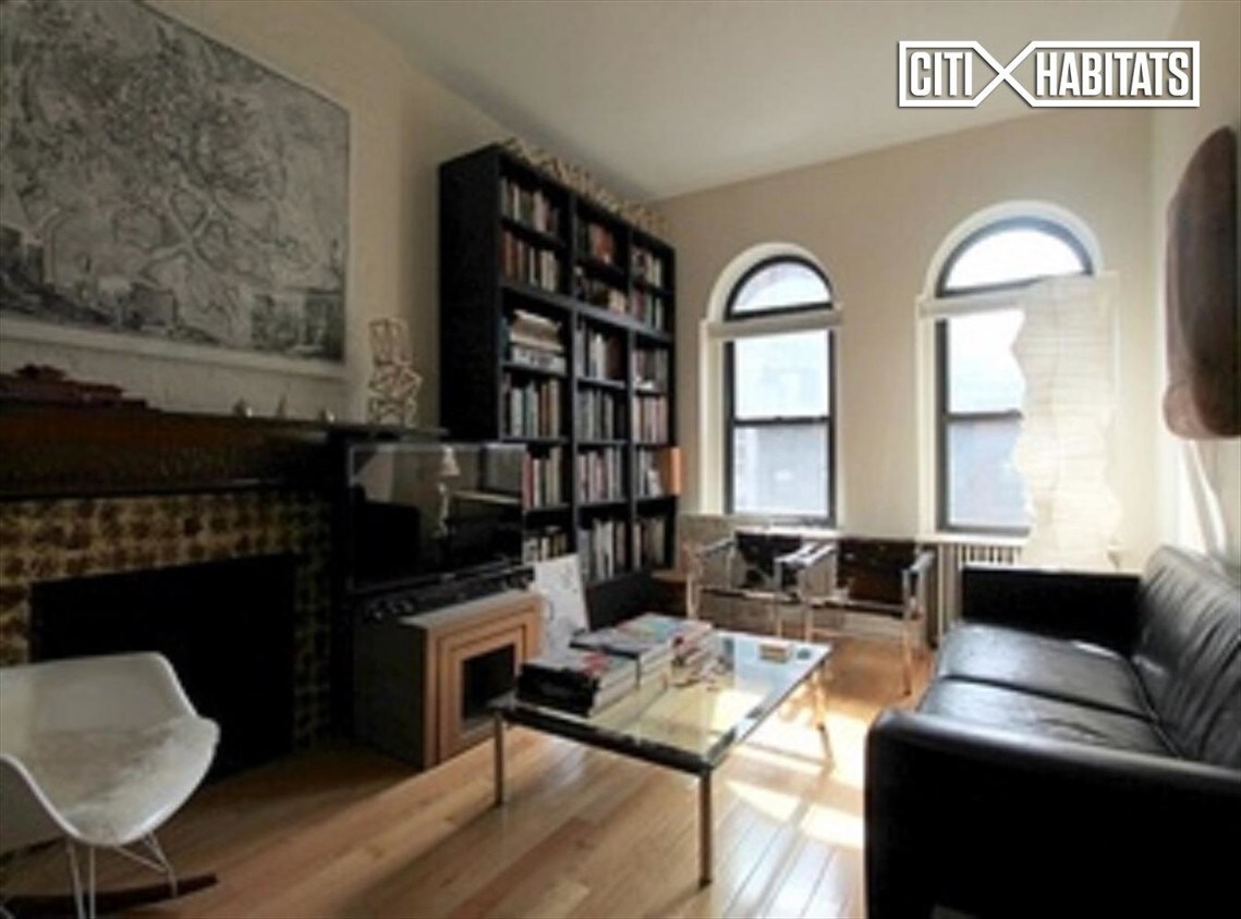 Foto principal - 237 E 60th St