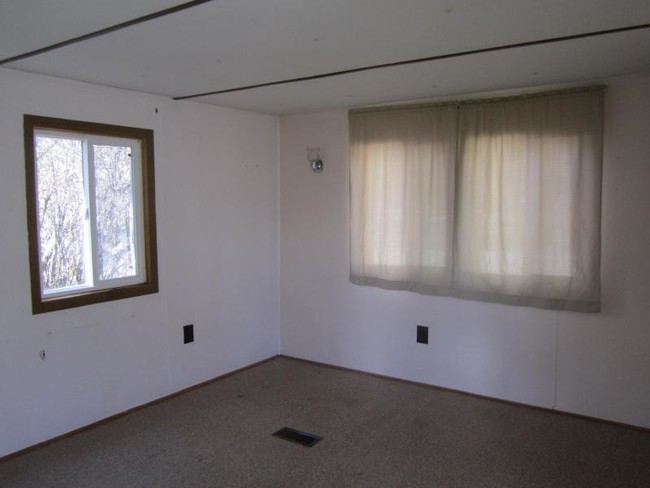 Building Photo - 142 Spencer Rd, #10