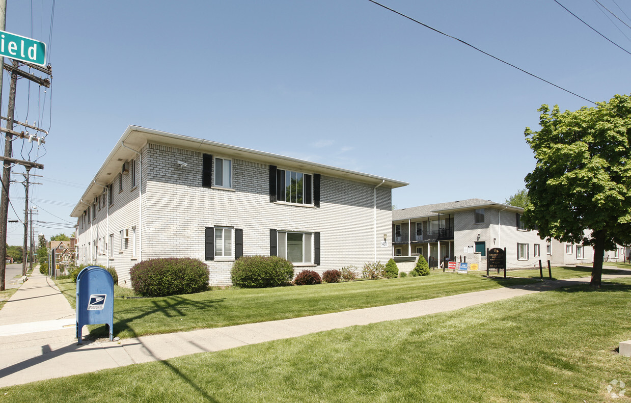 Primary Photo - Greenfield Square Apartments