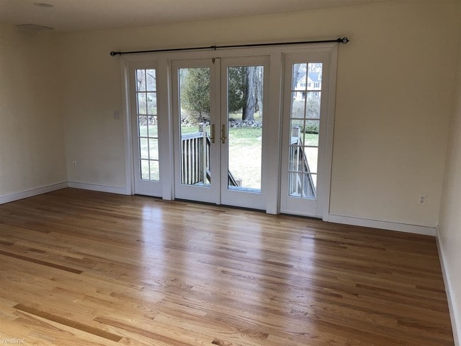 Building Photo - 2 br, 2 bath House - 10 Barncroft Rd