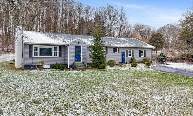 Building Photo - Spacious Ranch Style House | Renovated and Modern | Big Backyard