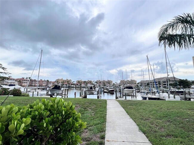 Building Photo - 2090 Matecumbe Key Rd