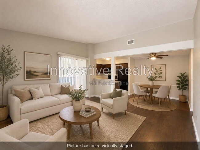 Foto del edificio - 2942 Antique Oaks Cir