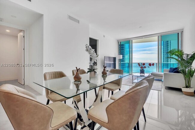 Foto del edificio - 17550 Collins Ave