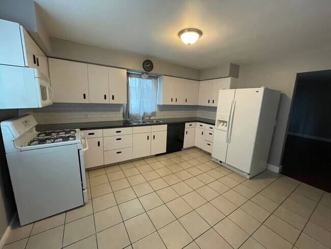 Foto del edificio - 5815 Country View Dr