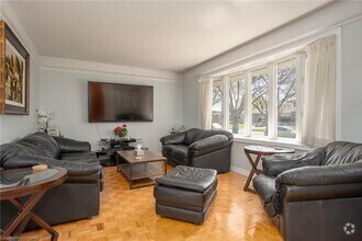 Building Photo - 46 Laurentian Dr