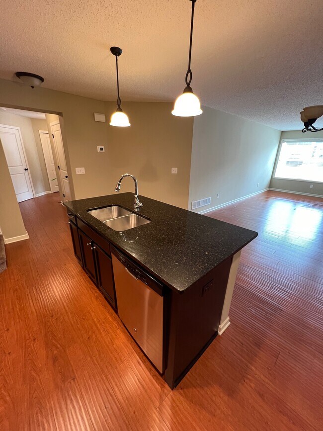 Foto del edificio - 3634 White Pine Way