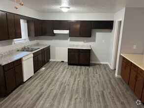 Building Photo - 2726 Pioneer Ct