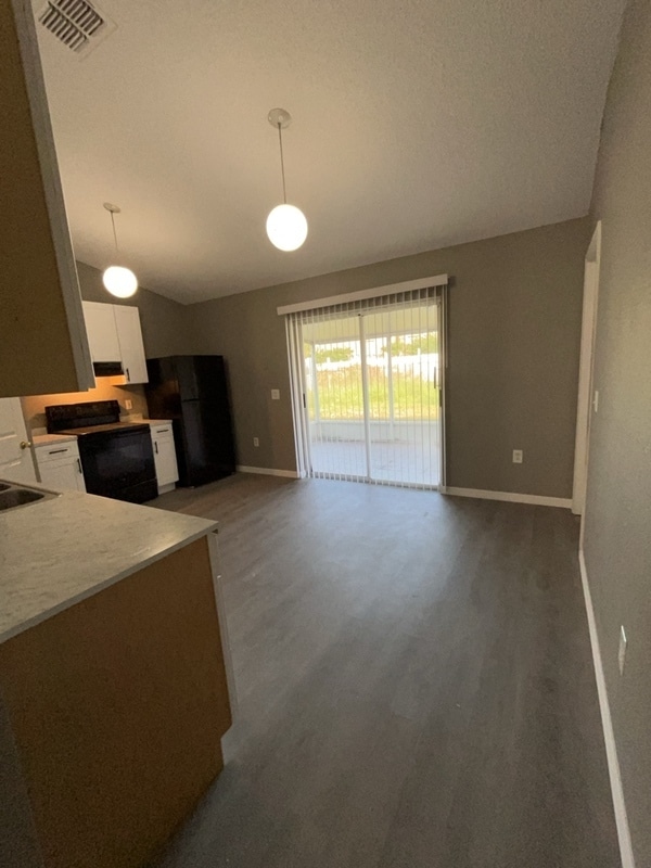 Foto del edificio - 240 Dalton Dr