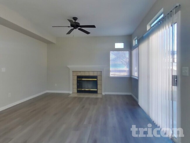 Foto del edificio - 301 Zachary Dr