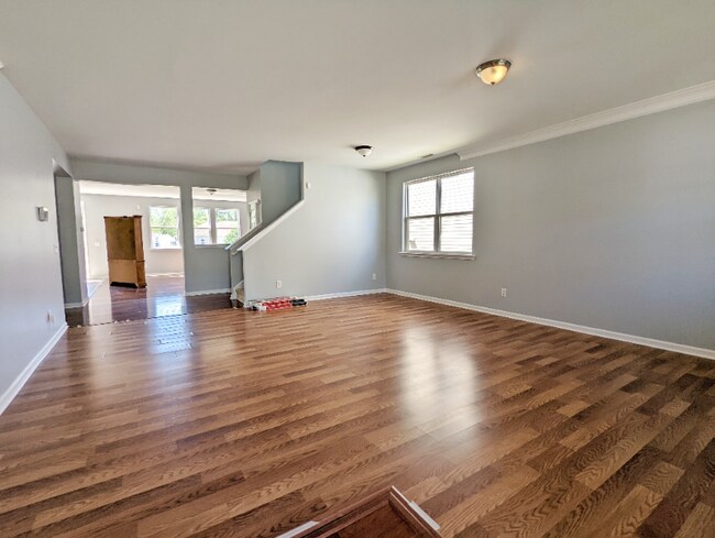 Building Photo - 343 Edgecroft Way