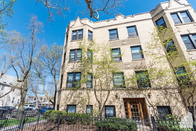 Building Photo - 1835 W Winona St
