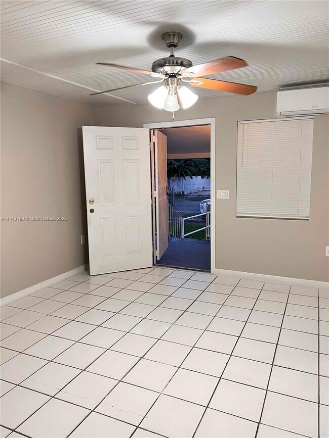 Foto del edificio - 3101 NW 28th St