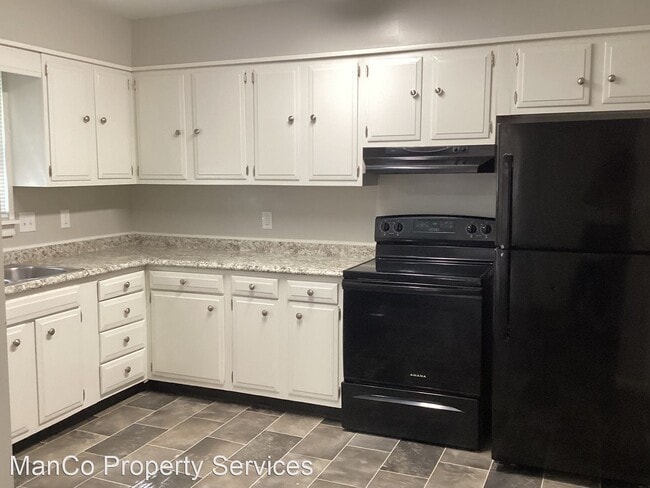 Building Photo - 4 br, 1 bath House - 447 Mertland Ave.