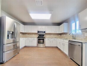 Building Photo - 110 Hays Forest Cove