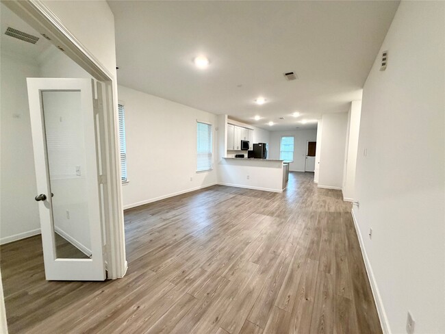 Foto del edificio - 1348 Bright Hl Dr