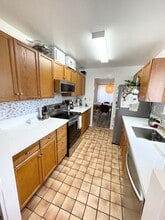 Building Photo - 320 Lale St
