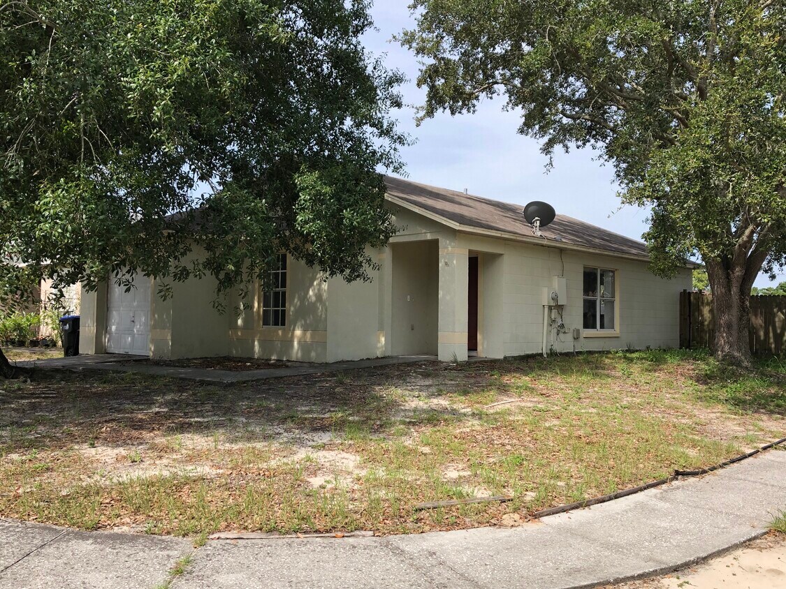 1602 Red Ruffle Ct, Gotha, FL 34734 House Rental in Gotha, FL