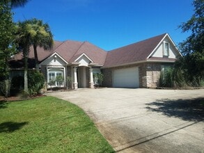Building Photo - 1866 Sunrise Dr