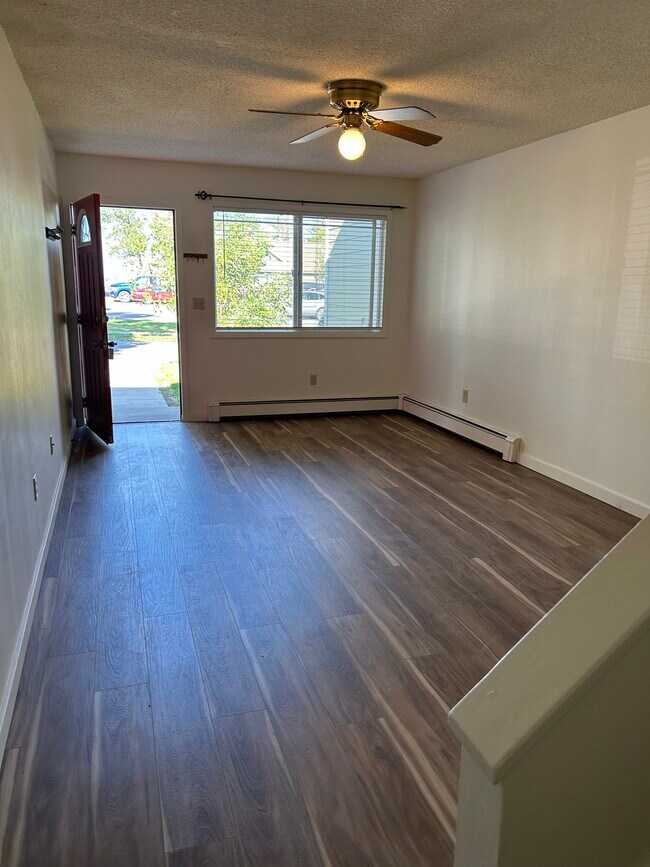 Building Photo - 1802 Lincoln -Unit 6 - - 1