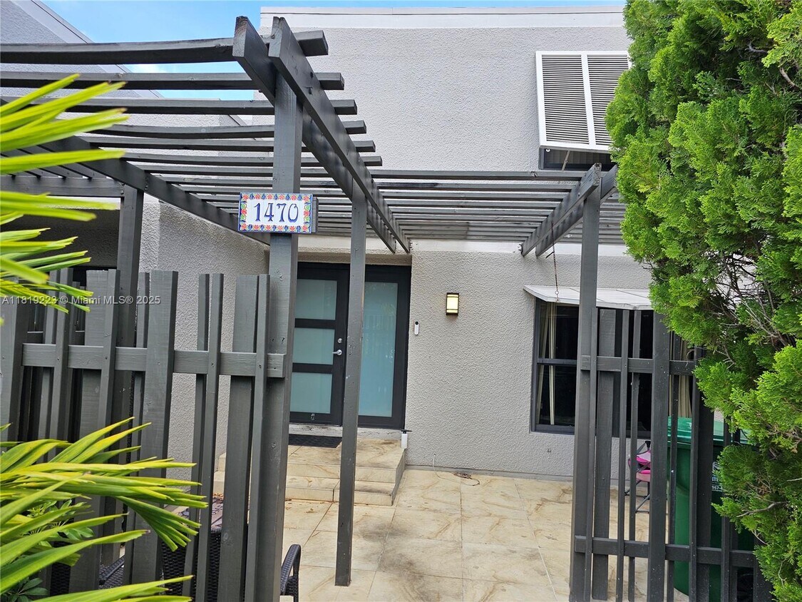 Foto principal - 1470 NW 113th Ave