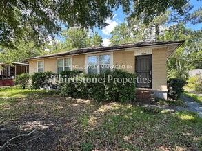 Building Photo - 5638 Vernon Rd