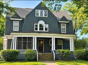 Building Photo - 336 College Ave