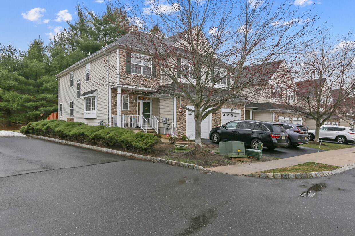 32 Scarlet Oak Dr, Princeton, NJ 08540 Townhome Rentals in Princeton