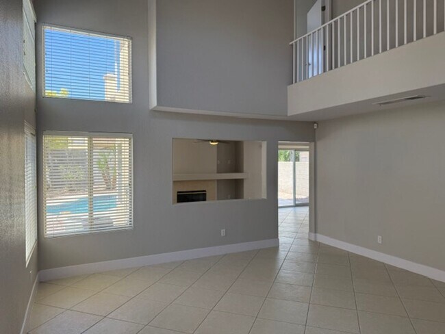 Foto del edificio - STUNNING & GORGEOUS 4 BED/2.5 BATH POOL HOME IN ELDORADO! *** ONLY $2,599 ***