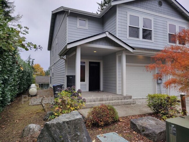 Foto del edificio - 10715 NE Rhody Wy