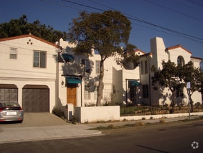 Building Photo - 910 Castillo St