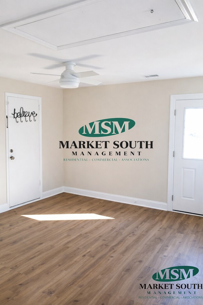 Foto del edificio - NEWLY RENOVATED SPACIOUS HOME