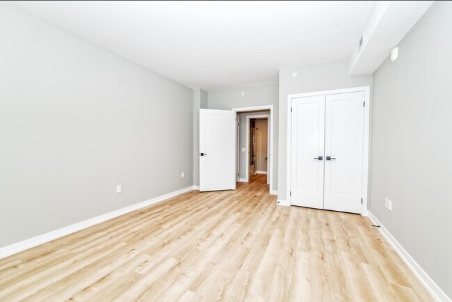 Photo du bâtiment - 70 King Street East