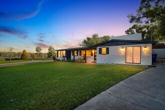 Building Photo - 63 Lake Hunter Dr