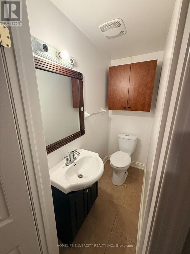 Building Photo - 118 Chloe Crescent