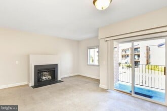 Building Photo - 10604 Provincial Dr