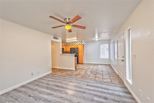 Building Photo - 3058 Tarpon